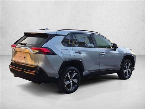 Used 2025 Toyota RAV4 SE w/ Weather & Moonroof Package AWD/4WD image 5