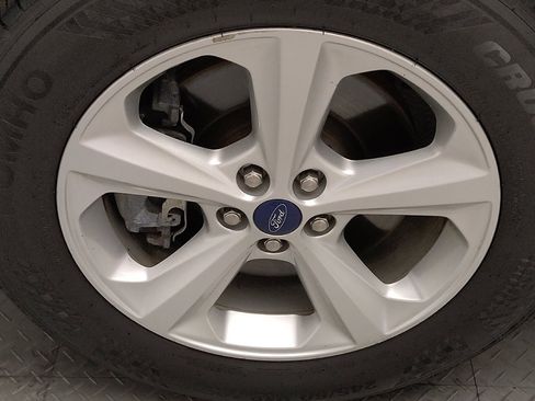 Used 2017 Ford Edge SE image 31