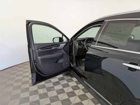 New 2026 Cadillac XT5 Premium Luxury w/ LPO, Floor Liner Package AWD/4WD image 15