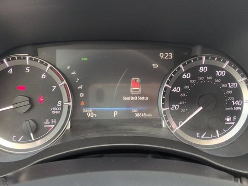 Used 2023 Toyota Highlander LE FWD image 21
