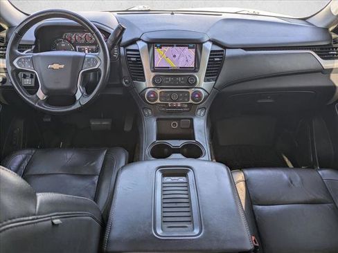 Used 2017 Chevrolet Suburban LT image 19