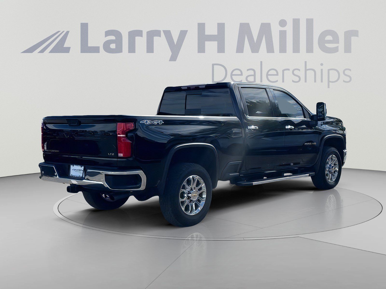 Used 2025 Chevrolet Silverado 2500 LTZ w/ LTZ Premium Package AWD/4WD image 6
