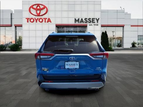 Used 2024 Toyota RAV4 XSE AWD/4WD image 4