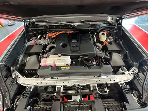 Used 2024 Toyota Sequoia Capstone AWD/4WD image 9