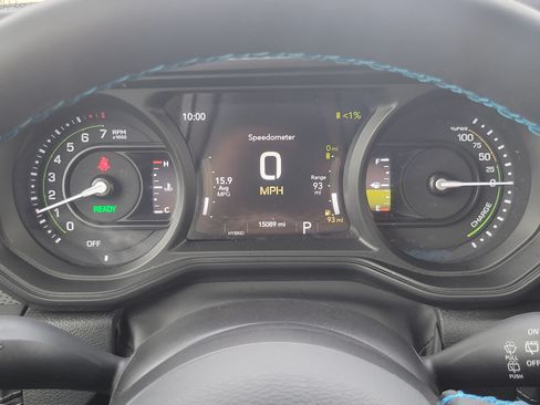 Used 2025 Jeep Wrangler Unlimited Rubicon 4xe w/ Convenience Group AWD/4WD image 9