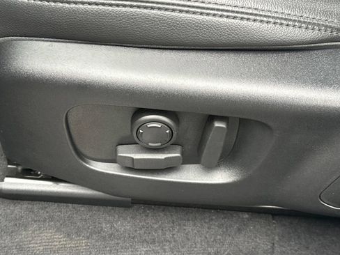 Certified 2025 Land Rover Range Rover Velar S image 17