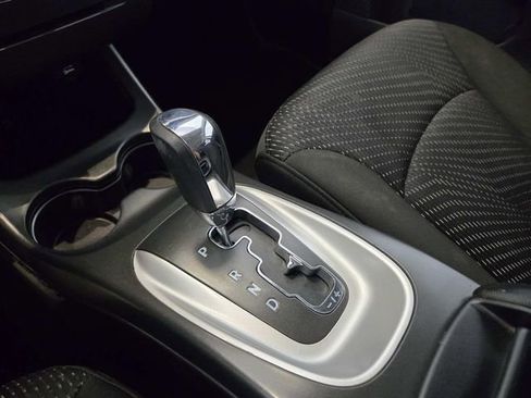 Used 2019 Dodge Journey SE image 27