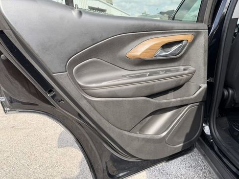 Used 2020 GMC Terrain SLE image 14