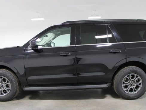 Used 2025 Ford Expedition Active image 6