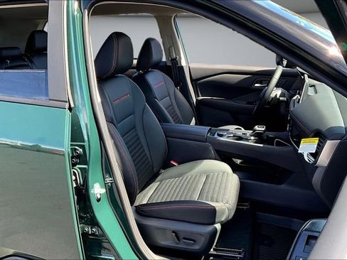 New 2026 Nissan Rogue SV AWD/4WD image 10