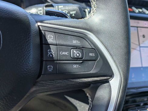 Used 2023 Jeep Grand Cherokee Limited image 26