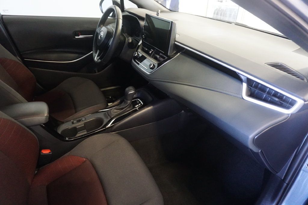 Certified 2024 Toyota Corolla SE FWD image 23