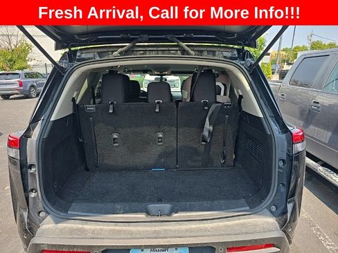 Used 2023 Nissan Pathfinder S FWD image 24