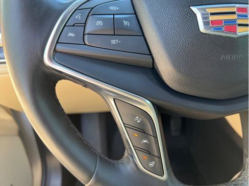 Used 2018 Cadillac XT5 Luxury w/ Driver Awareness Package image 15