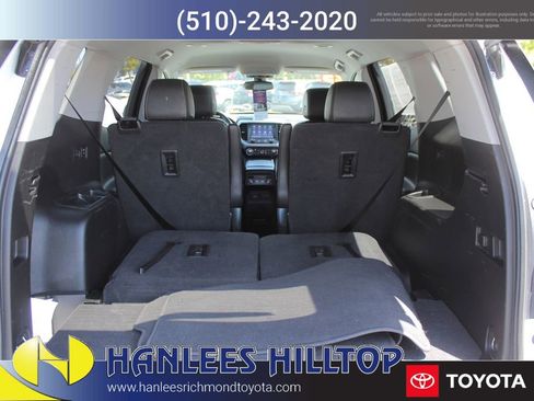 Used 2023 GMC Acadia SLT image 10