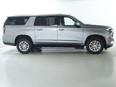 Used 2023 Chevrolet Suburban LT image 11