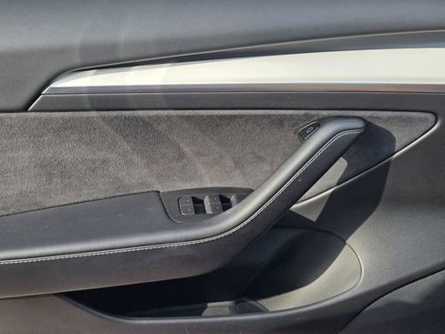 Used 2021 Tesla Model 3 Performance image 23