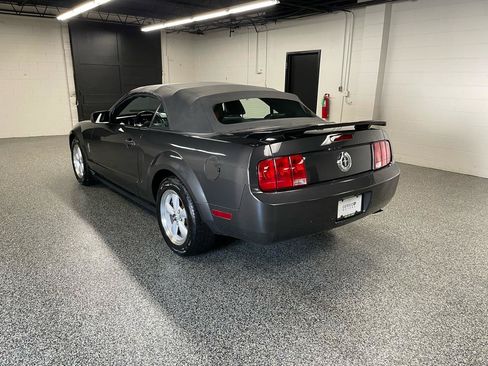 Used 2007 Ford Mustang Convertible RWD image 6
