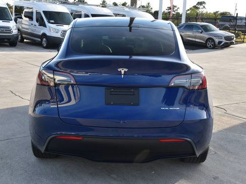 Used 2023 Tesla Model Y AWD image 5