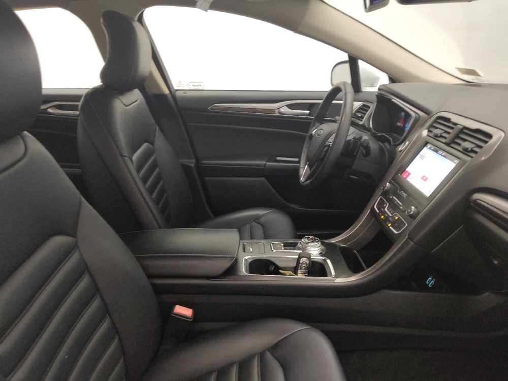 Used 2019 Ford Fusion SEL FWD image 21