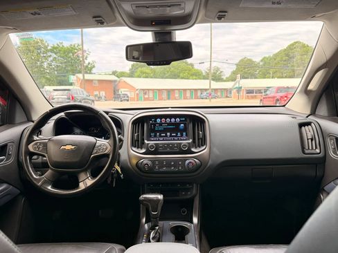 Used 2018 Chevrolet Colorado Z71 AWD/4WD image 19