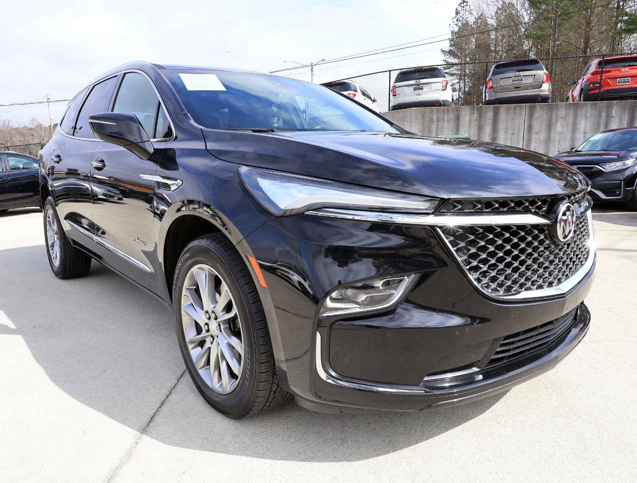 Used 2022 Buick Enclave Avenir w/ Avenir Technology Package FWD image 9