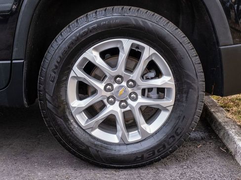 Used 2021 Chevrolet Traverse LT image 32