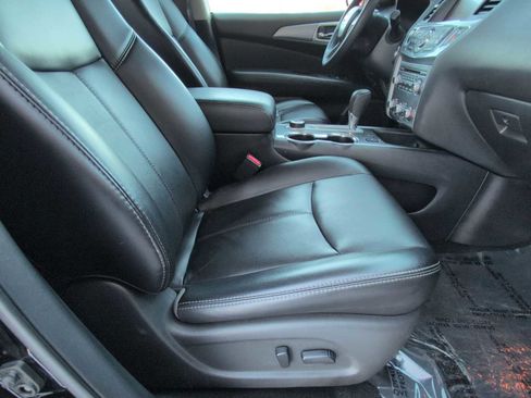 Used 2019 Nissan Pathfinder SL image 22