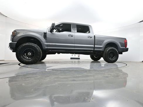 Used 2022 Ford F250 Lariat w/ Black Appearance Package AWD/4WD image 29