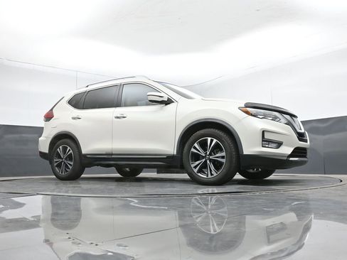 Used 2017 Nissan Rogue SL w/ SL Premium Package image 51