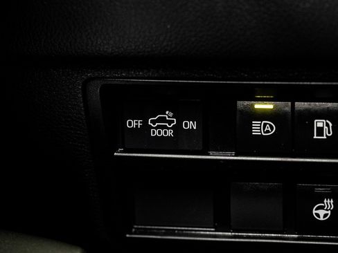 Used 2024 Toyota Tundra Limited image 36