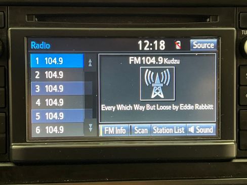 Used 2016 Toyota Tacoma SR RWD image 38