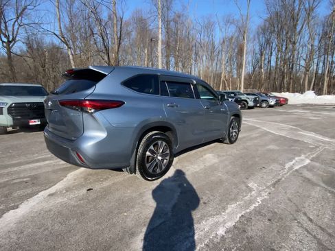 Used 2021 Toyota Highlander XLE image 13