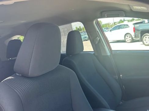 Used 2018 Toyota RAV4 LE AWD/4WD image 48