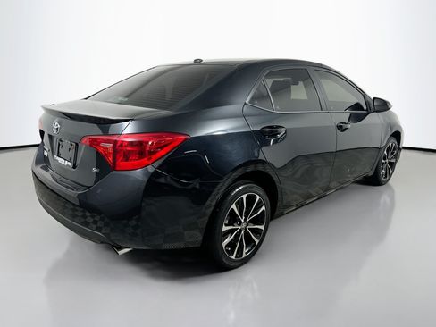 Used 2019 Toyota Corolla SE w/ SE Premium Package FWD image 4