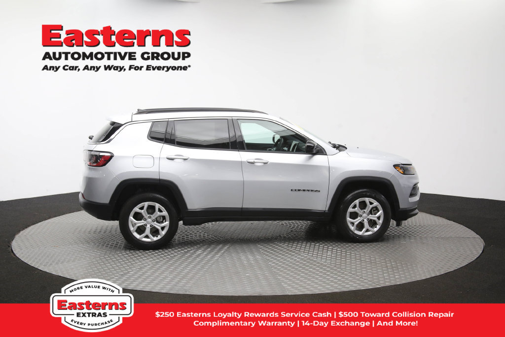 Used 2024 Jeep Compass Latitude AWD/4WD image 45