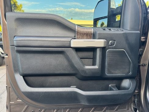 Used 2017 Ford F250 Lariat AWD/4WD image 19