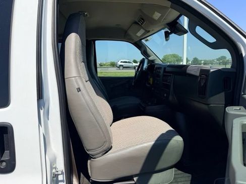Used 2025 Chevrolet Express 3500 LT w/ LT Preferred Equipment Group RWD image 11
