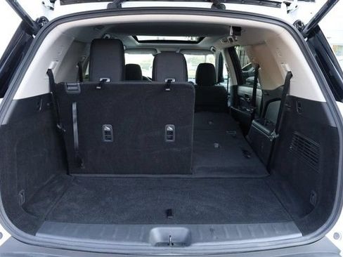 Certified 2025 Nissan Pathfinder SV w/ SV Premium Package FWD image 8