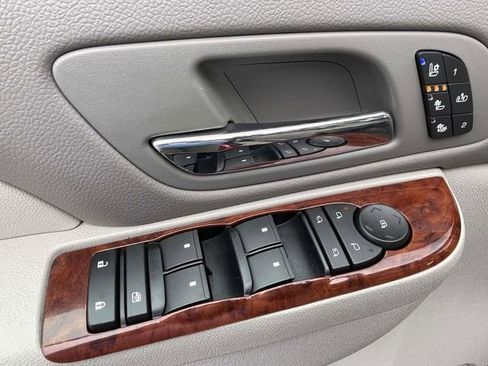 Used 2013 Chevrolet Tahoe LTZ RWD image 15