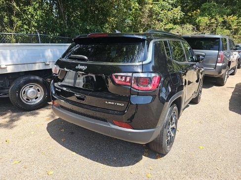 Used 2025 Jeep Compass Limited AWD/4WD image 4