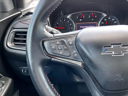 Certified 2022 Chevrolet Equinox RS w/ Infotainment Package FWD image 24