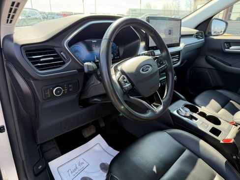 Used 2024 Ford Escape Platinum AWD/4WD image 29