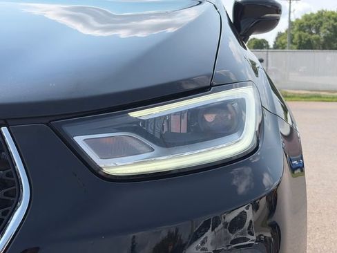 Used 2025 Chrysler Pacifica Select FWD image 18
