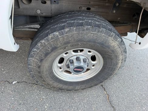 Used 2007 GMC Sierra 2500 SLE w/ Heavy-Duty Power Package RWD image 37