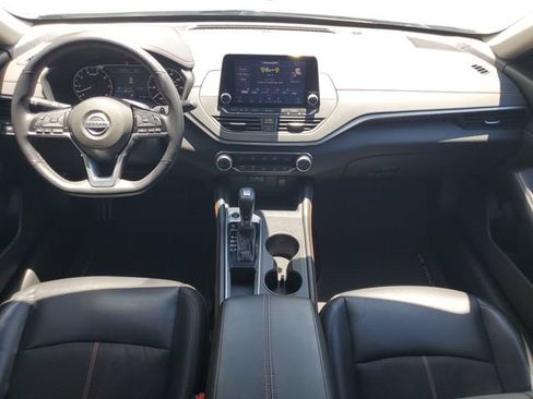 Used 2020 Nissan Altima 2.5 SR w/ Premium Package FWD image 3
