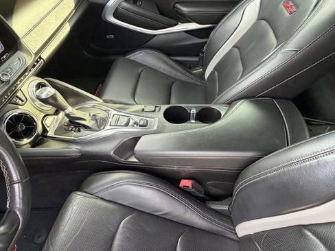 Used 2016 Chevrolet Camaro SS RWD image 18