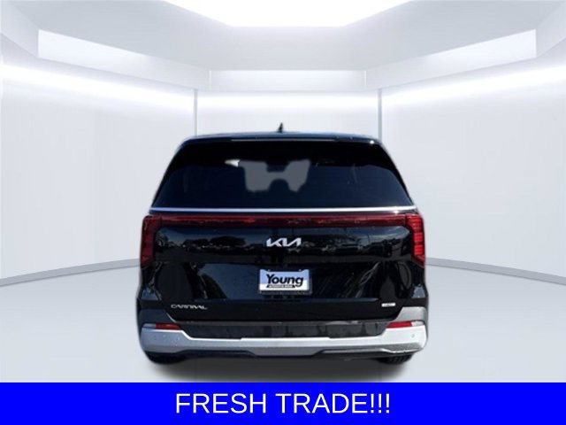 Used 2026 Kia Carnival LXS FWD image 6
