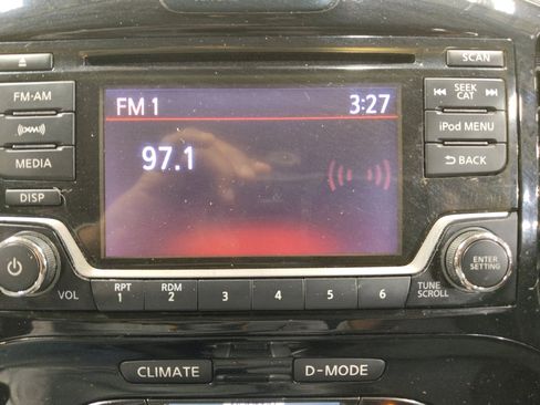 Used 2017 Nissan Juke SV image 25