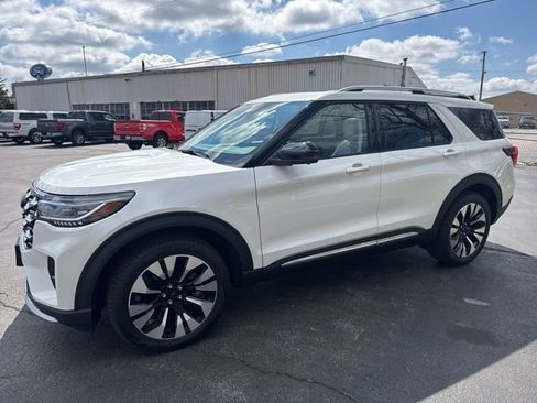 New 2026 Ford Explorer Platinum w/ LUX Leather Package AWD/4WD image 2